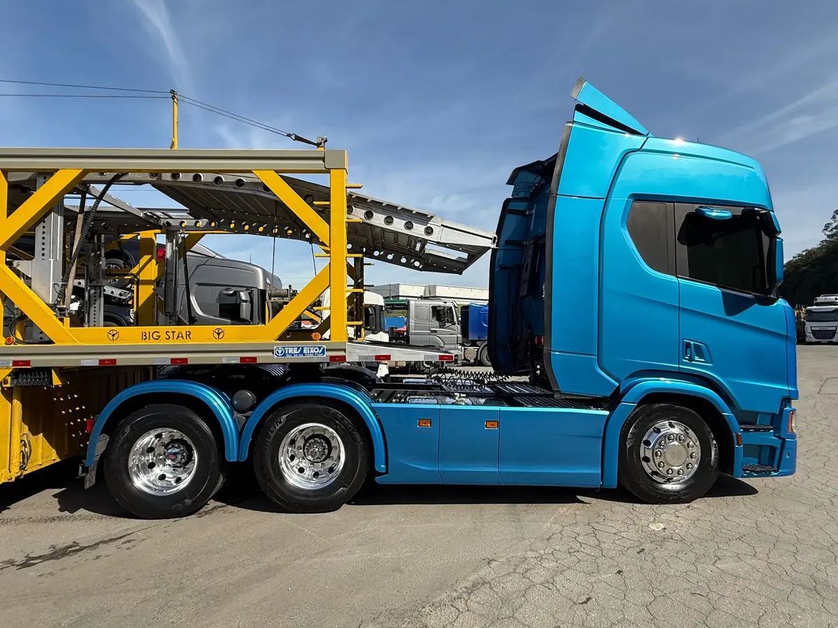 D_NQ_NP_2X_981300-MLB87455051533_072025-F-scania-r-450-6x2-20192020-cegonheiro-gustavo-caminhoes